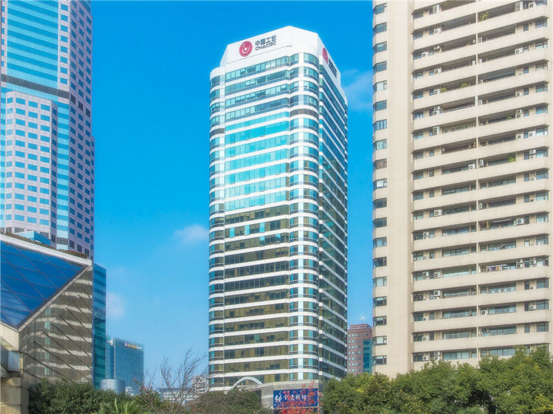 协泰中心实景照片:协泰中心位于上海虹桥的发展区域,临近延安高架和